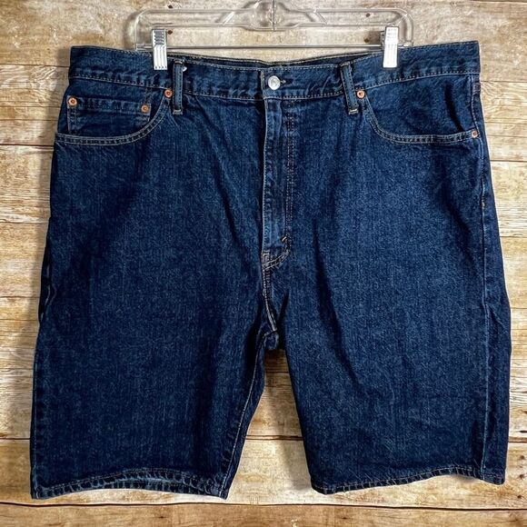 LEVI'S 505 REGULAR STRAIGHT FIT CASUAL CLASSIC EVERYDAY WEAR DENIM SHORTS SZ. 42 - Picture 1 of 5